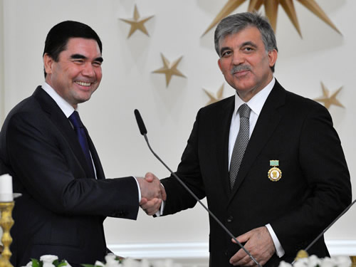 President Gül Hosts Official Dinner in Honor of President Berdimuhamedov